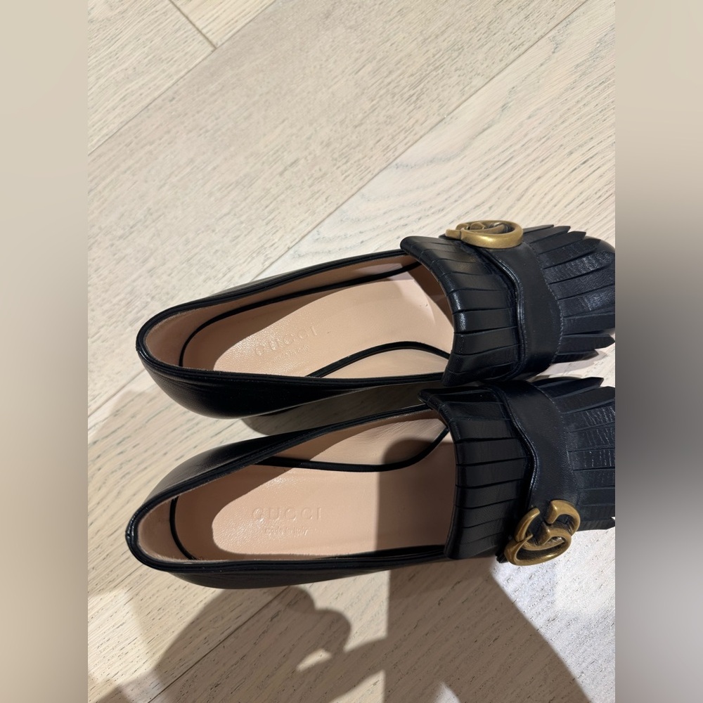Gucci Marmont Black Leather Fringe Loafers with Gold Logo - Picture 5 of 5